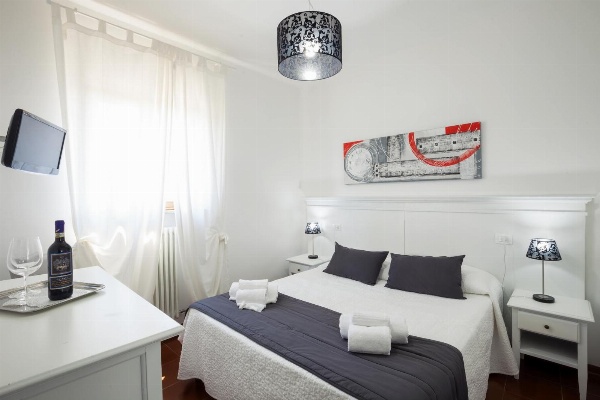 Hotel Porta Romana di Luce Hotels image 1
